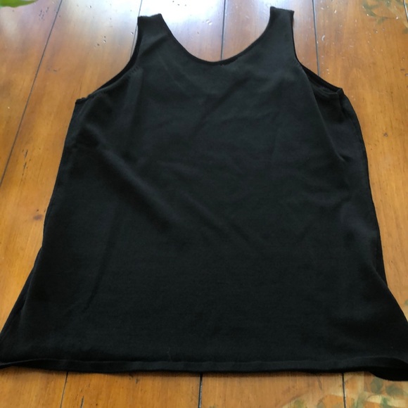 Iconic black v-neck knit tank - Picture 4 of 4